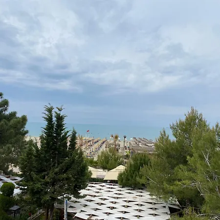 Malenri Golem (Tirana)